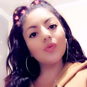 Meet your Posher, Alma